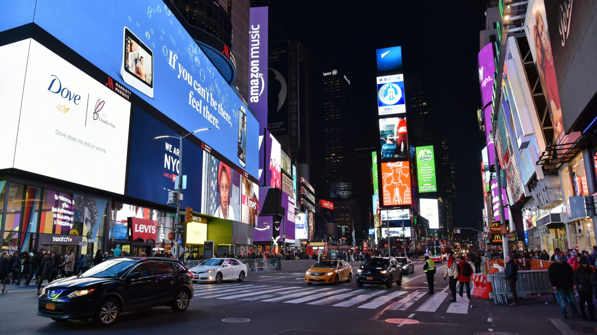 New,York,City,,Usa,-,November,12,,2018:,Crowds,Of